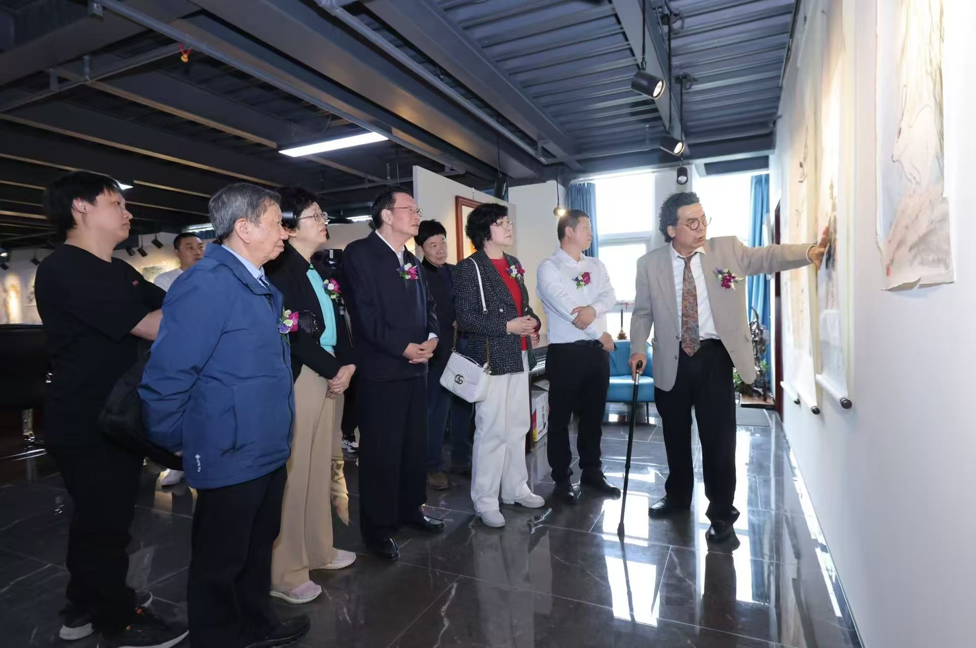 “向阳花开——卢宏斌中国画个展”在京启幕:传统与当代的对话 “向阳花开——卢宏斌中国画个展”在京启幕:传统与当代的对话