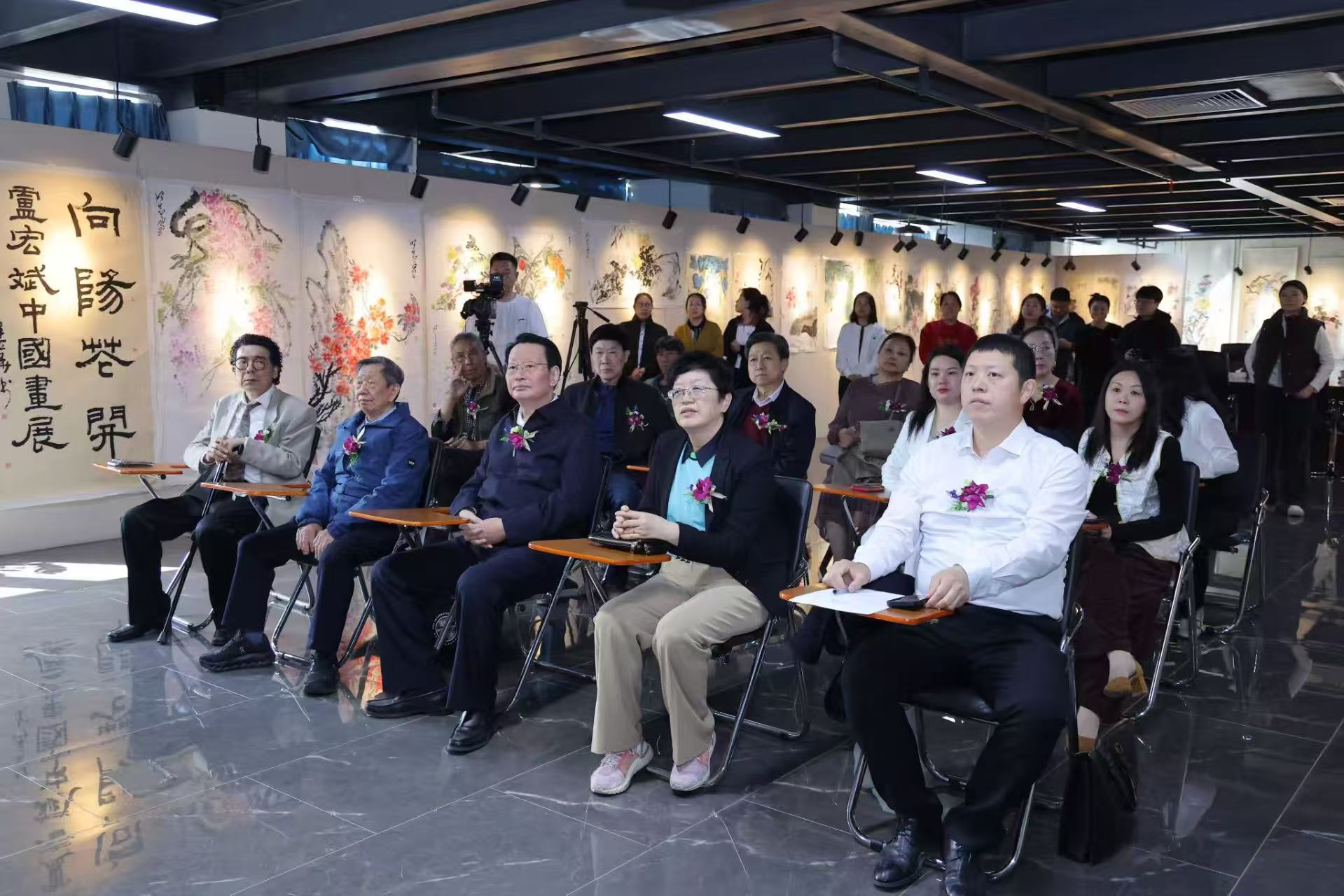 “向阳花开——卢宏斌中国画个展”在京启幕:传统与当代的对话 “向阳花开——卢宏斌中国画个展”在京启幕:传统与当代的对话