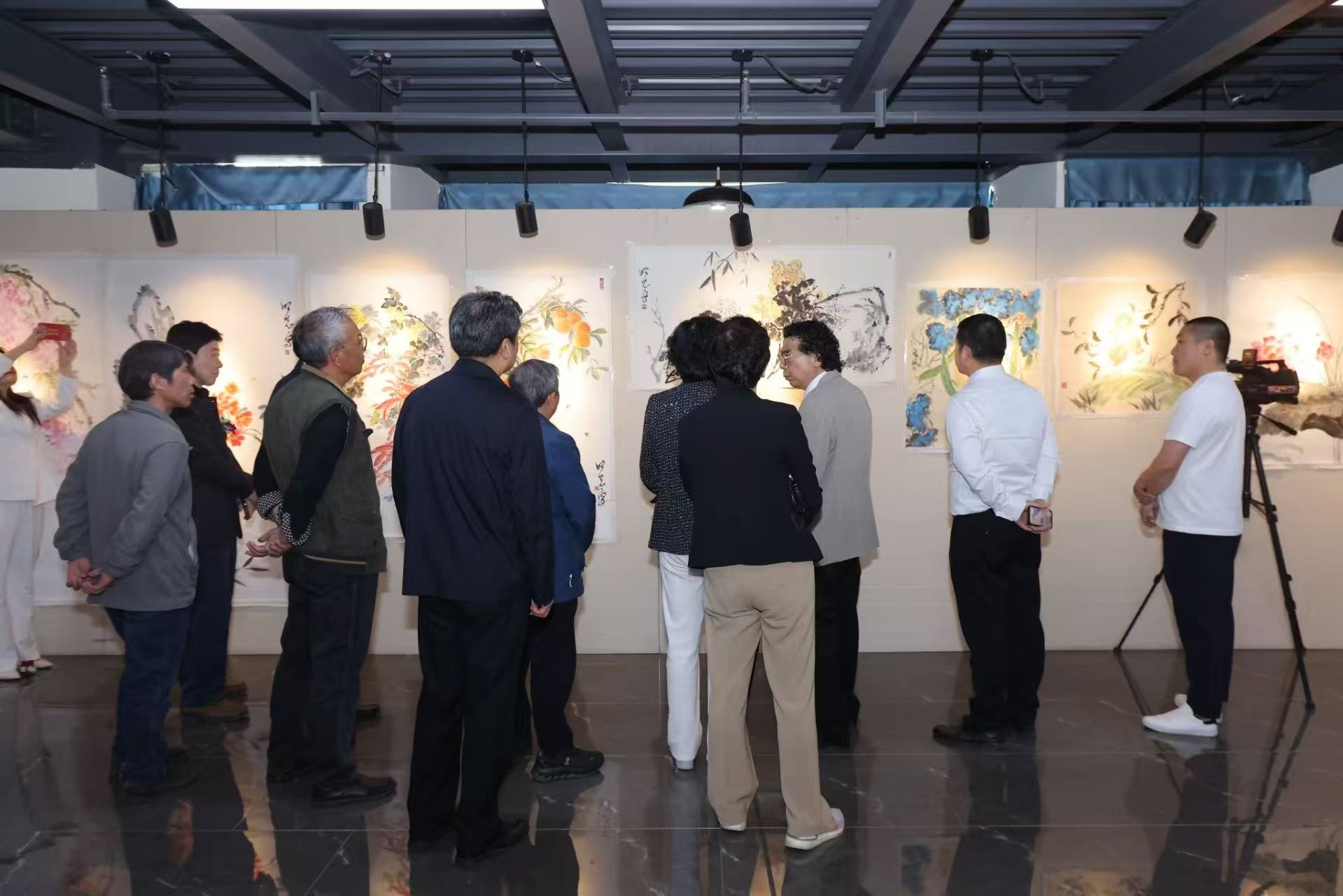 “向阳花开——卢宏斌中国画个展”在京启幕:传统与当代的对话 “向阳花开——卢宏斌中国画个展”在京启幕:传统与当代的对话