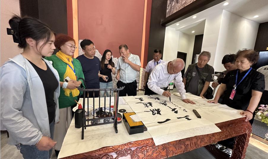 “品读千年古都,放歌赵王集团” 中国文艺名家走进河北邯郸采风系列活动成功举办 “品读千年古都,放歌赵王集团” 中国文艺名家走进河北邯郸采风系列活动成功举办