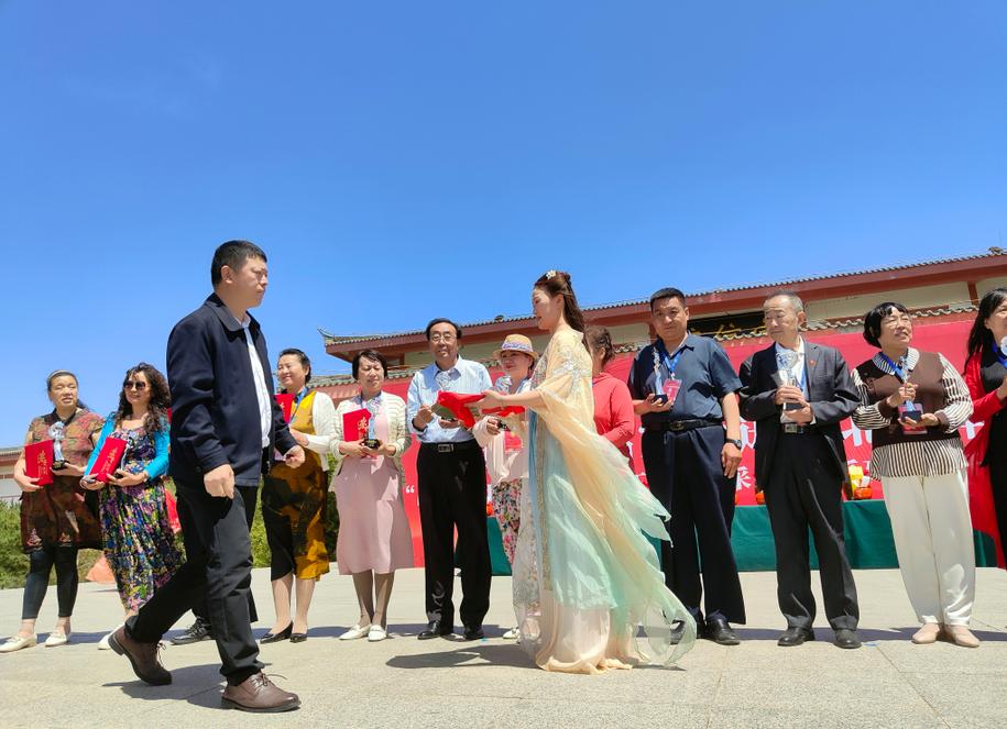 “品读千年古都,放歌赵王集团” 中国文艺名家走进河北邯郸采风系列活动成功举办 “品读千年古都,放歌赵王集团” 中国文艺名家走进河北邯郸采风系列活动成功举办