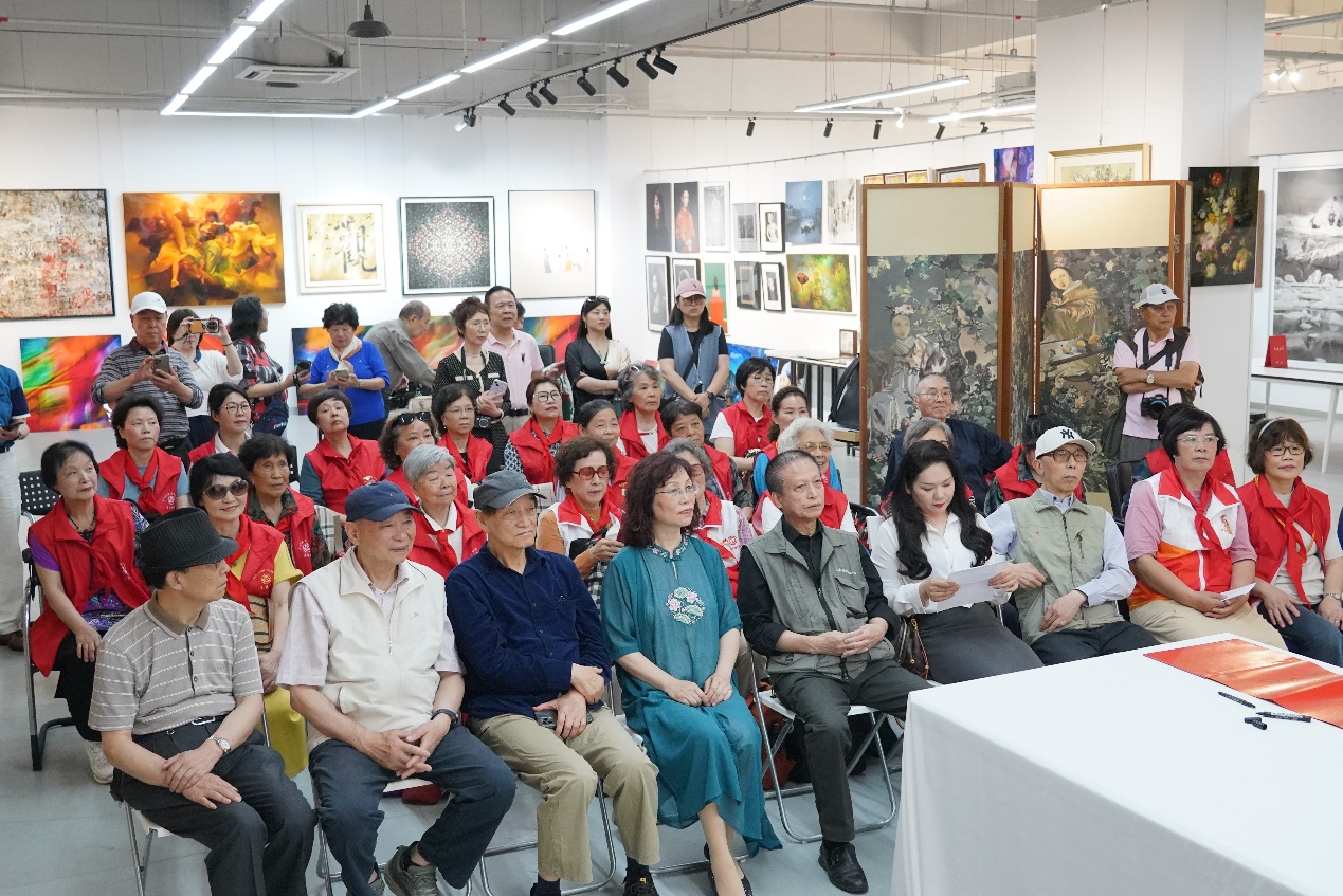 汇聚榜样力量,共赏艺术华章—“劳模旗手劳动节风采展”在沪盛大启幕 汇聚榜样力量,共赏艺术华章—“劳模旗手劳动节风采展”在沪盛大启幕