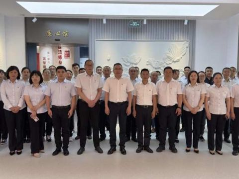 江苏南通汽运集团如东分公司、如东畅行公交开展“5.10”思廉日活动