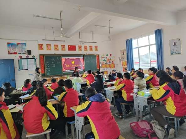 江西永丰县恩江小学开展优秀学生竞评活动