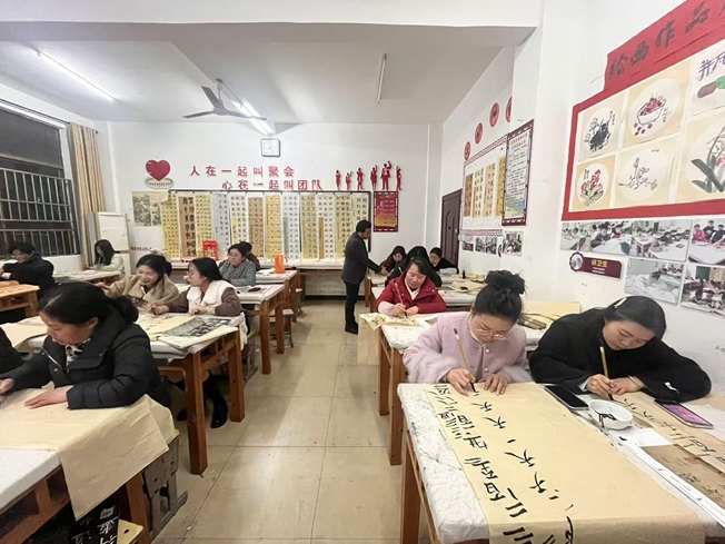 江西永新县城西小学举行教师书法培训班