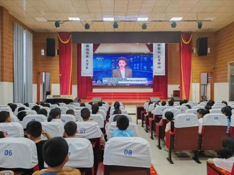 武冈市实验小学少先队积极贯彻落实全国少代会精神