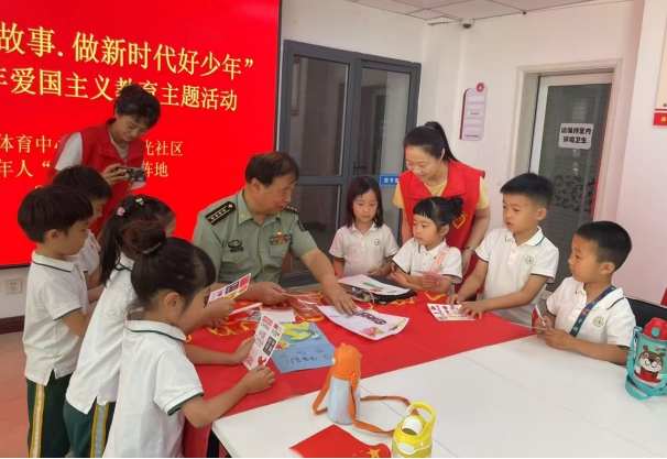 讲述小八路海娃故事 国防教育从娃娃抓起