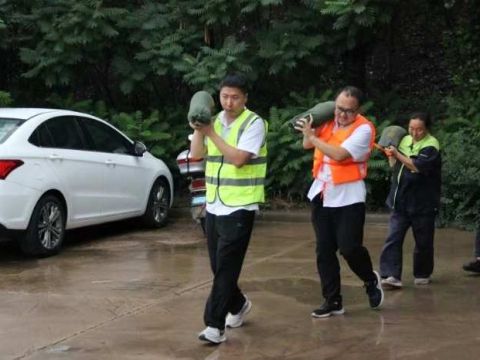 河北高速燕赵驿行集团承德分公司：开展防汛抢险实战演练  筑牢属地安全责任堤坝