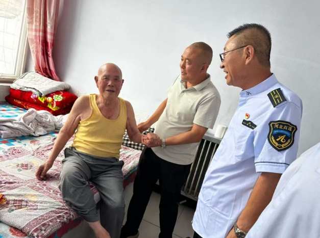 河北高速宣大分公司阳原收费站：走访慰问抗美援朝老兵 致敬峥嵘岁月