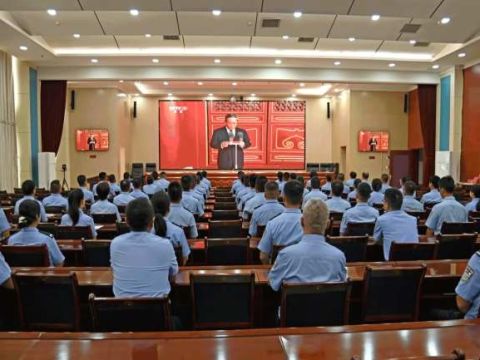 甘肃省永靖县公安局集中收看纪念中国人民抗日战争暨世界反法西斯战争胜利80周年直播盛况