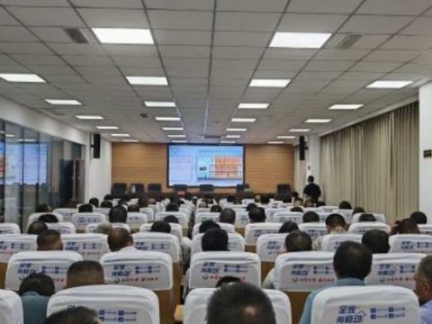 江苏如皋市搬经镇开展带头工匠安全培训 筑牢乡村建设“安全墙”