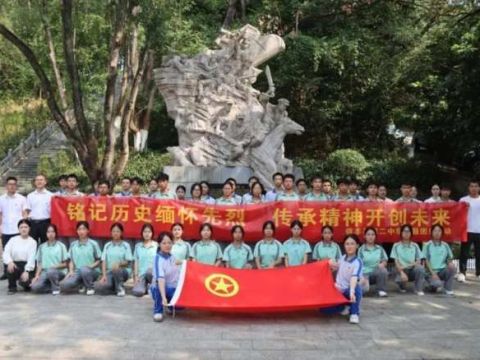 江西省信丰二中开展庆祝中华人民共和国成立76周年主题系列活动