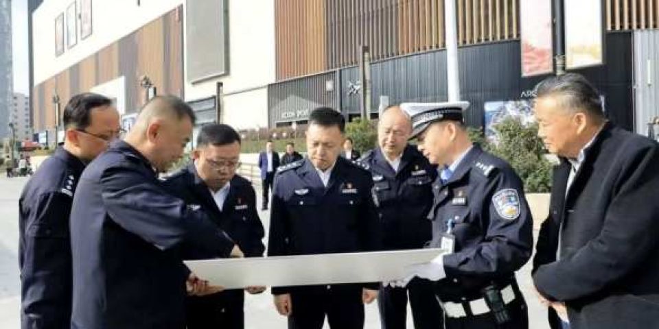 甘肃省公安厅党委副书记、副厅长肖春同志在兰州调研道路交通管理工作