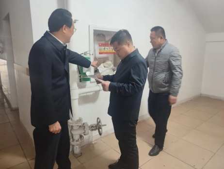 江西南昌县教体局检查组 来南昌市东方明珠高级中学开展安全督导检查