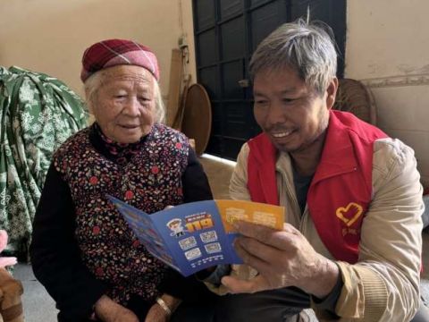 江西安远县塘村乡：冬季消防安全入户宣传，织密乡村安全防护网