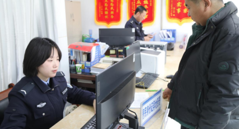 小窗口映初心 优服务暖民心 &mdash;&mdash;甘肃省临夏市公安局户籍民辅警深耕民生服务纪实