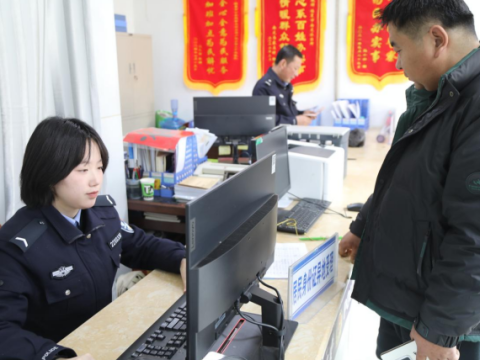 小窗口映初心 优服务暖民心 &mdash;&mdash;甘肃省临夏市公安局户籍民辅警深耕民生服务纪实