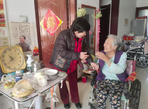 河北献县：“暖心敲门”活动敲开特殊群体的心扉
