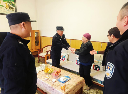 河北石家庄丨轨道分局党委一行慰问一线警员家庭