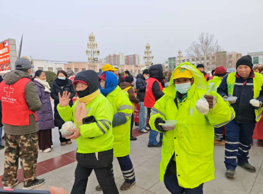 河北献县：一碗流动的腊八粥 温暖整座县城