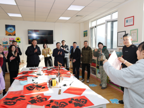 青岛市冬春文化惠民季盛大启幕暨&ldquo;艺老艺小&middot;艺起来&rdquo;文旅志愿服务同步启动，共筑城市文化暖心风景线