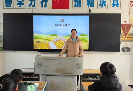 餐桌上的文明课 校园里的节约风—— 江苏如东县双甸中学以多元活动筑牢成长根基
