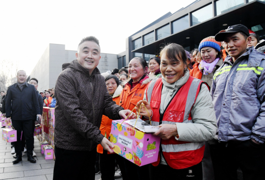 一锅渝味暖绍城 商会火锅宴情牵两地环卫人