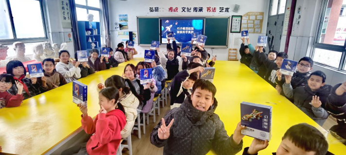 开学第一课：动手组装科学套装模型——武川小学城东校区以“科创”开启新学期