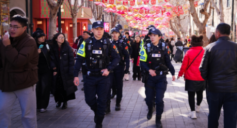 守好烟火气&nbsp;&nbsp;护好团圆味&mdash;&mdash;青岛市北公安&ldquo;新春走基层&rdquo;护航民俗盛宴