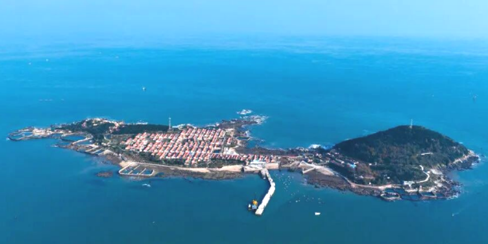 生态优先，基石永固：青岛海岛保护开发中的修复与旅游共赢