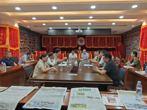 甘肃张掖市退役军人事务局党组书记、局长吴三银带领局领导班子一行，赴市爱国拥军促进会进行调研
