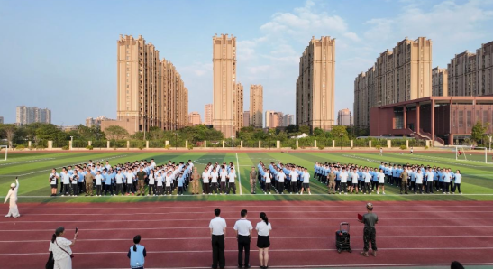 赓续长征红色血脉 砺练少年国防担当——南昌县洪州学校象湖滨江校区七年级新生国防教育活动